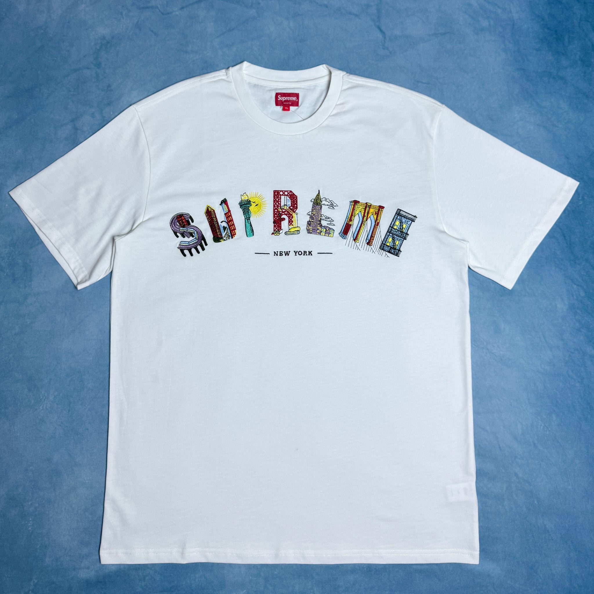 Camiseta Supreme City Arc Branca