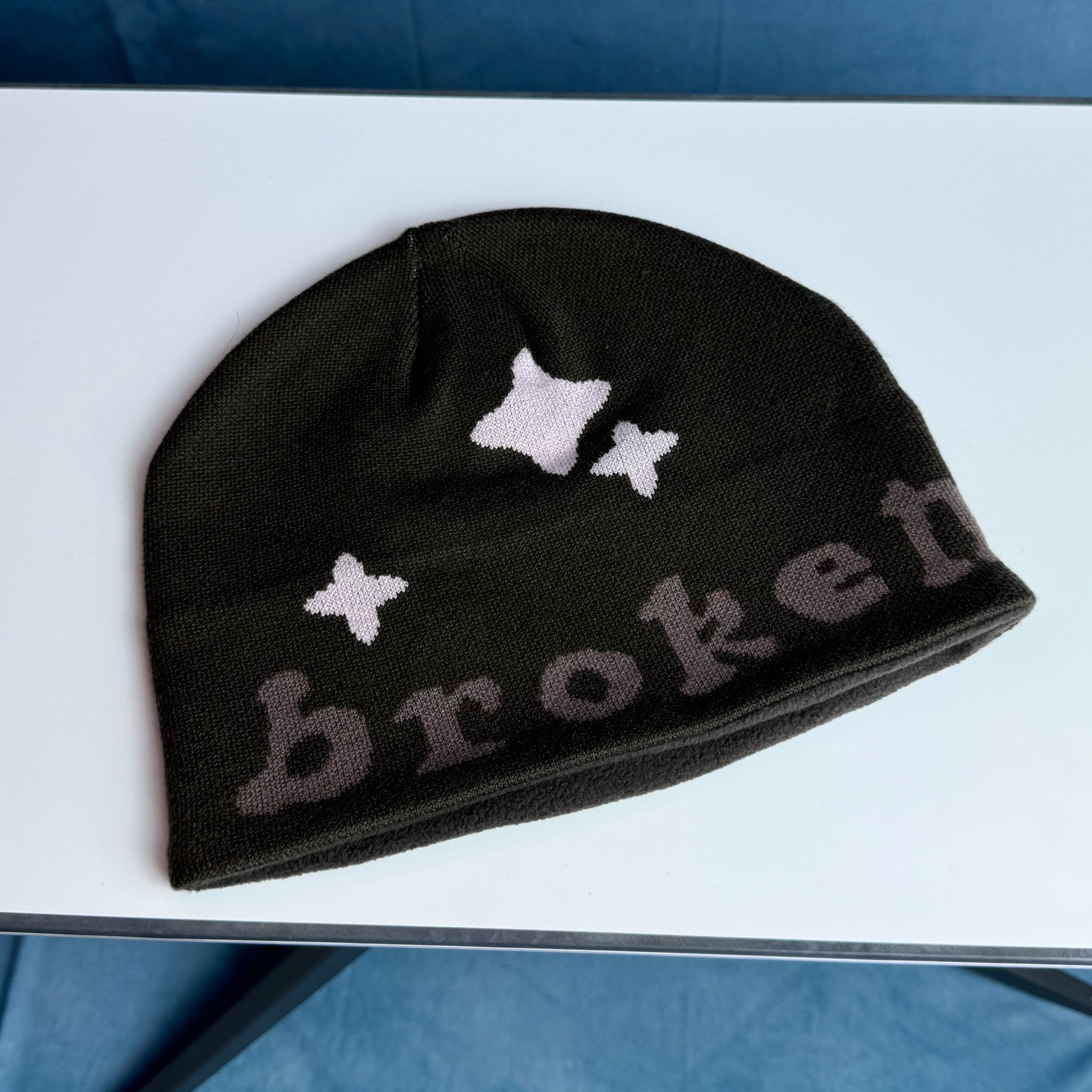 Gorro Broken Planet